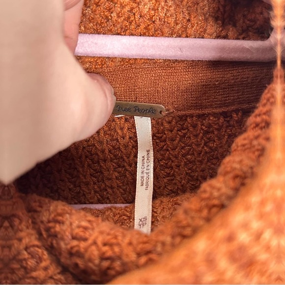 FREE PEOPLE Eleven Turtleneck Sweater Cocoa Tan - Picture 3 of 6